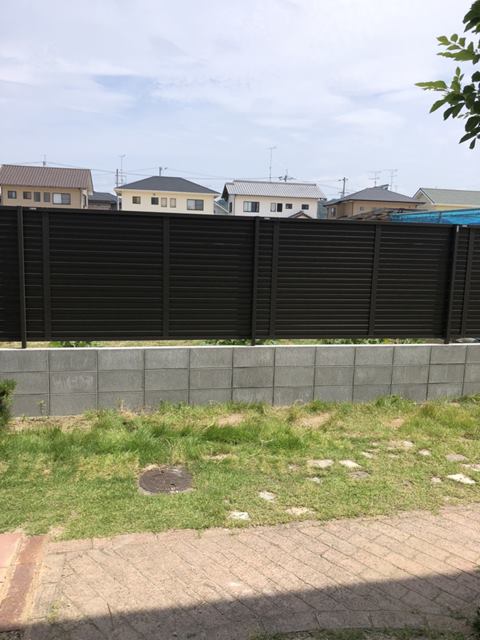 今治市外構工事lixil目隠しフェンス設置 ブロック3段積み