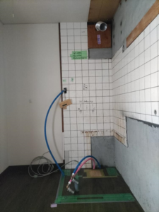シャワーユニット、洗濯機用水栓配管、換気ダクト